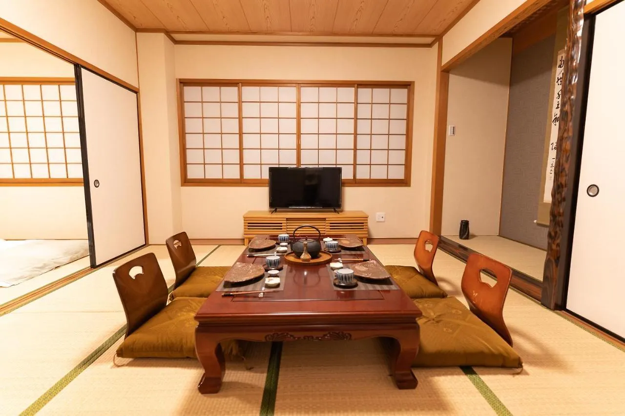 大吉屋2号館 ワンフロア110平方メートル超大テラス貸し切り 縁 contacts