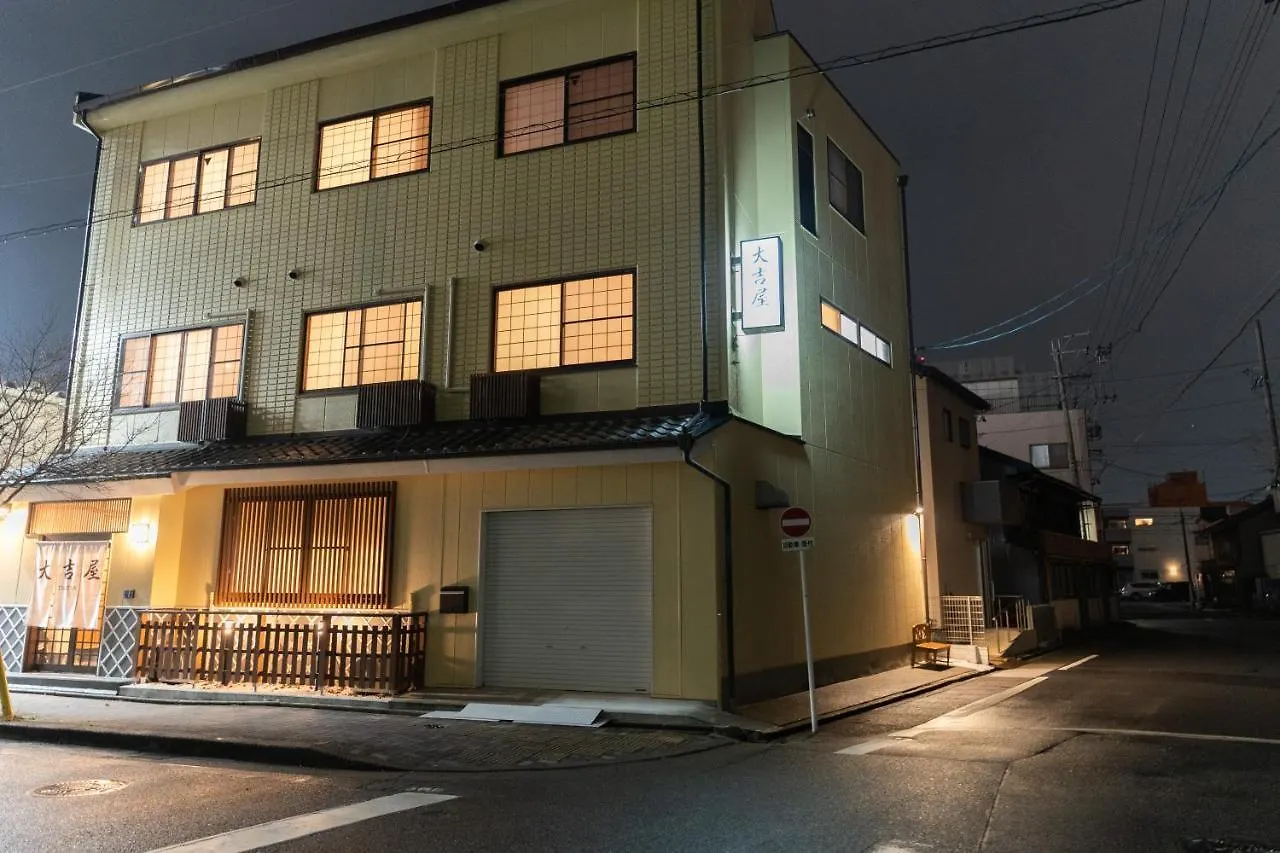 Apartment 大吉屋2号館 ワンフロア110平方メートル超大テラス貸し切り 縁 Japan